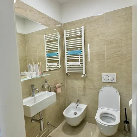 - Hlavna Ulica, Centrum, Netflix, Parking Apartman *