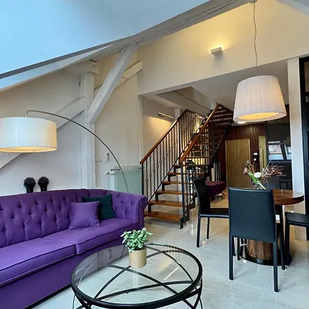 - Hlavna Ulica, Centrum, Netflix, Parking 科希策